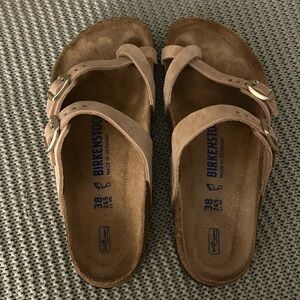 New Birkenstock Mayari softbed size 38, worn twice, not broken in. Sand color